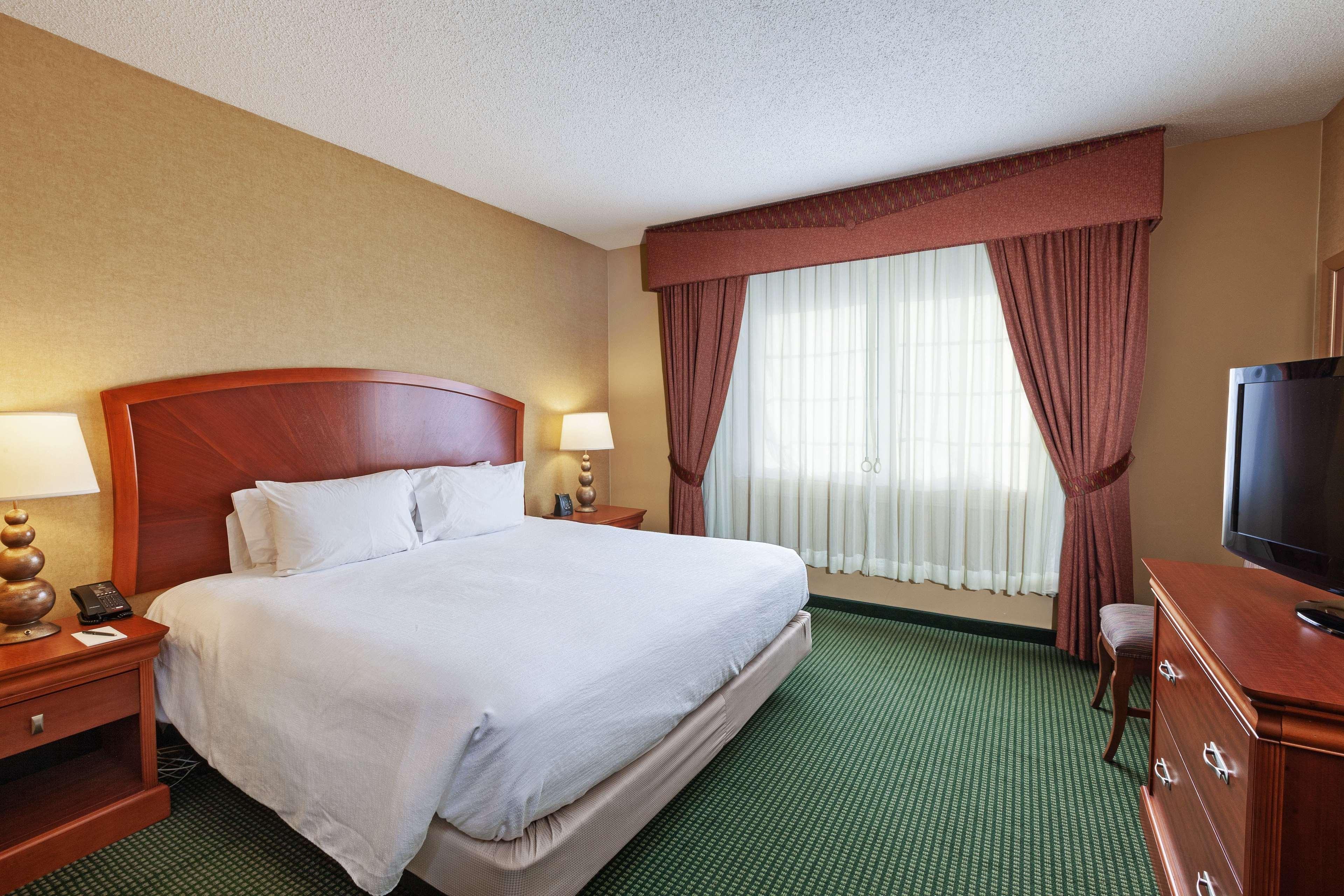 Embassy Suites By Hilton Greensboro Airport Exterior foto
