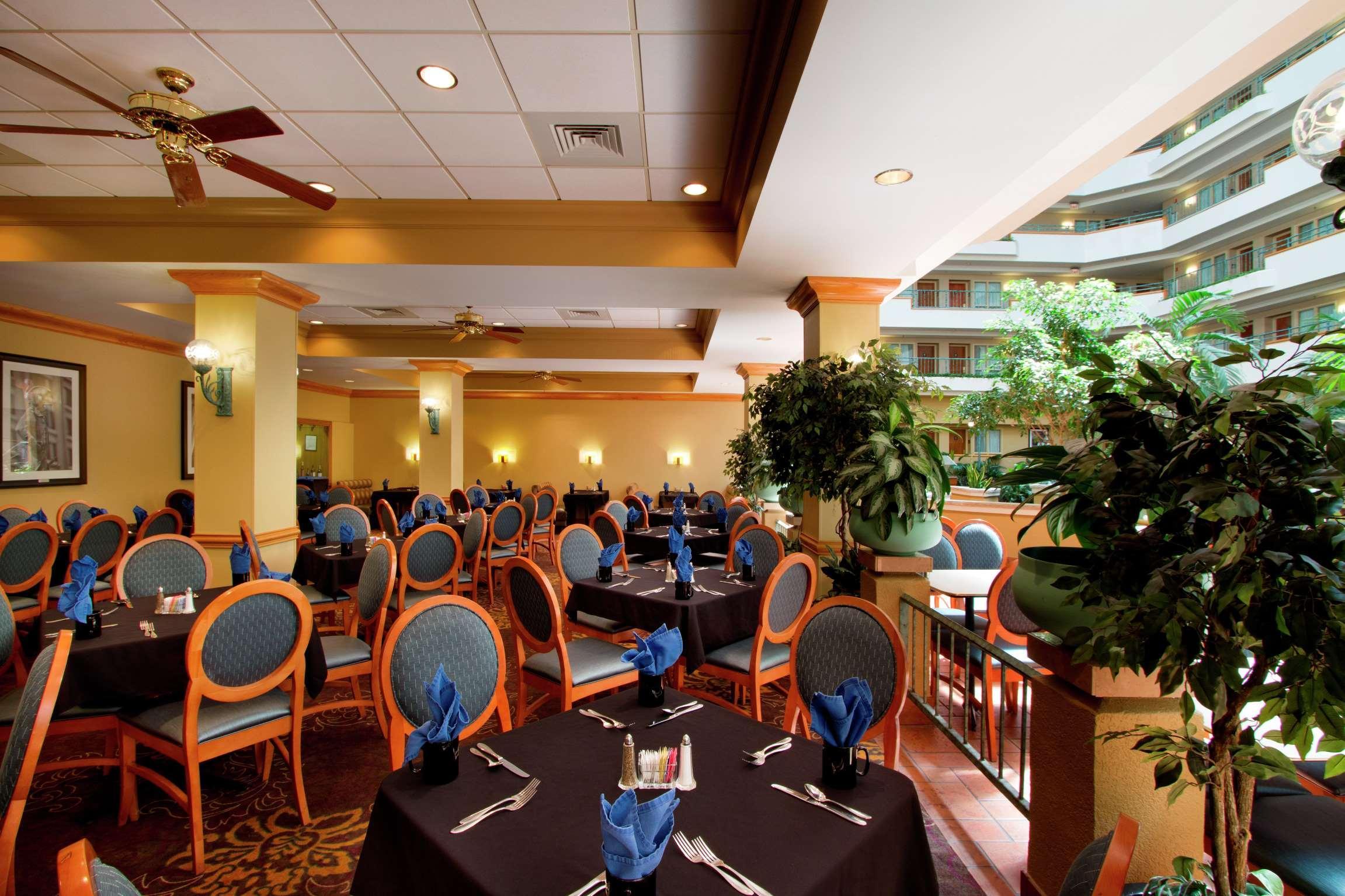 Embassy Suites By Hilton Greensboro Airport Exterior foto