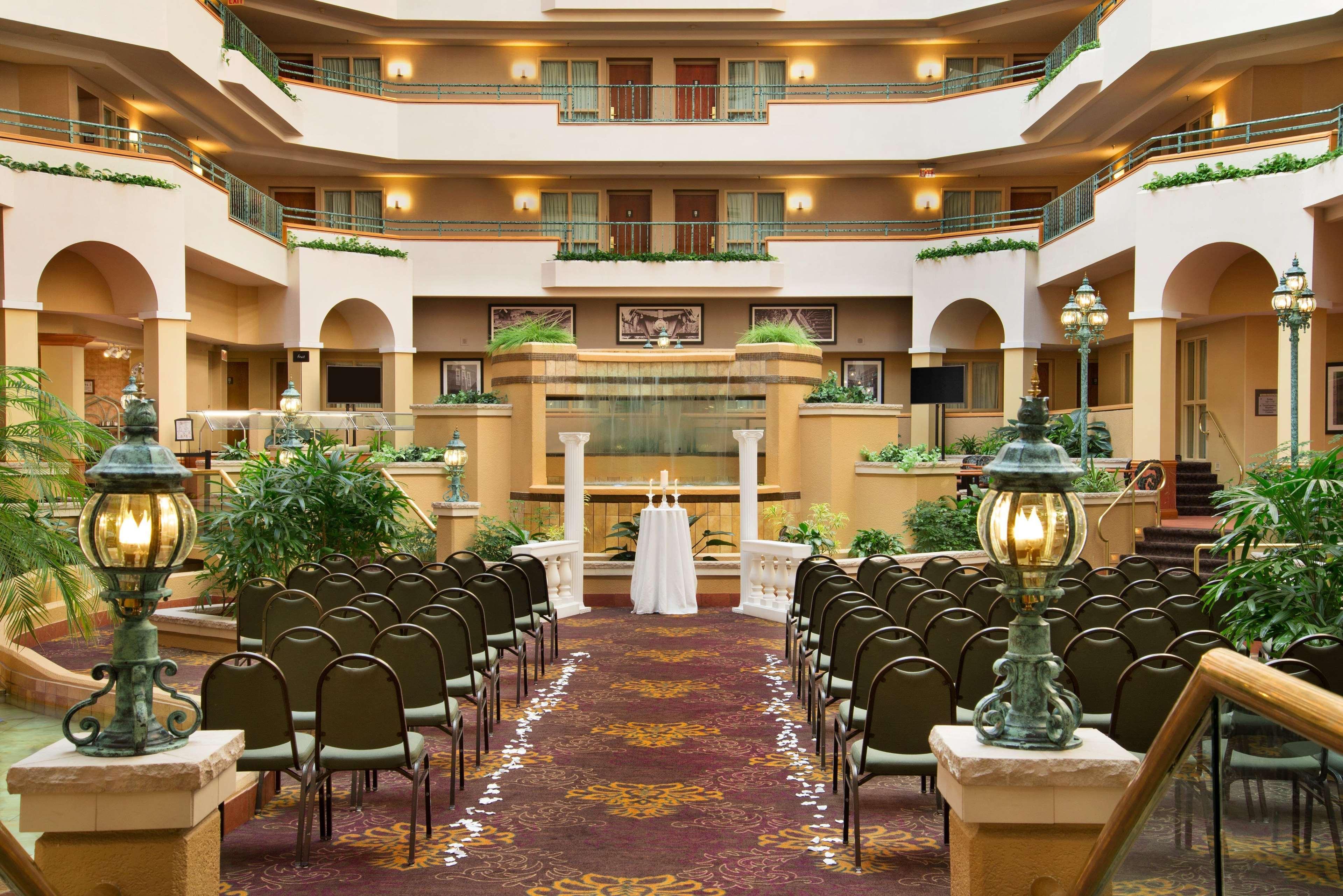 Embassy Suites By Hilton Greensboro Airport Exterior foto