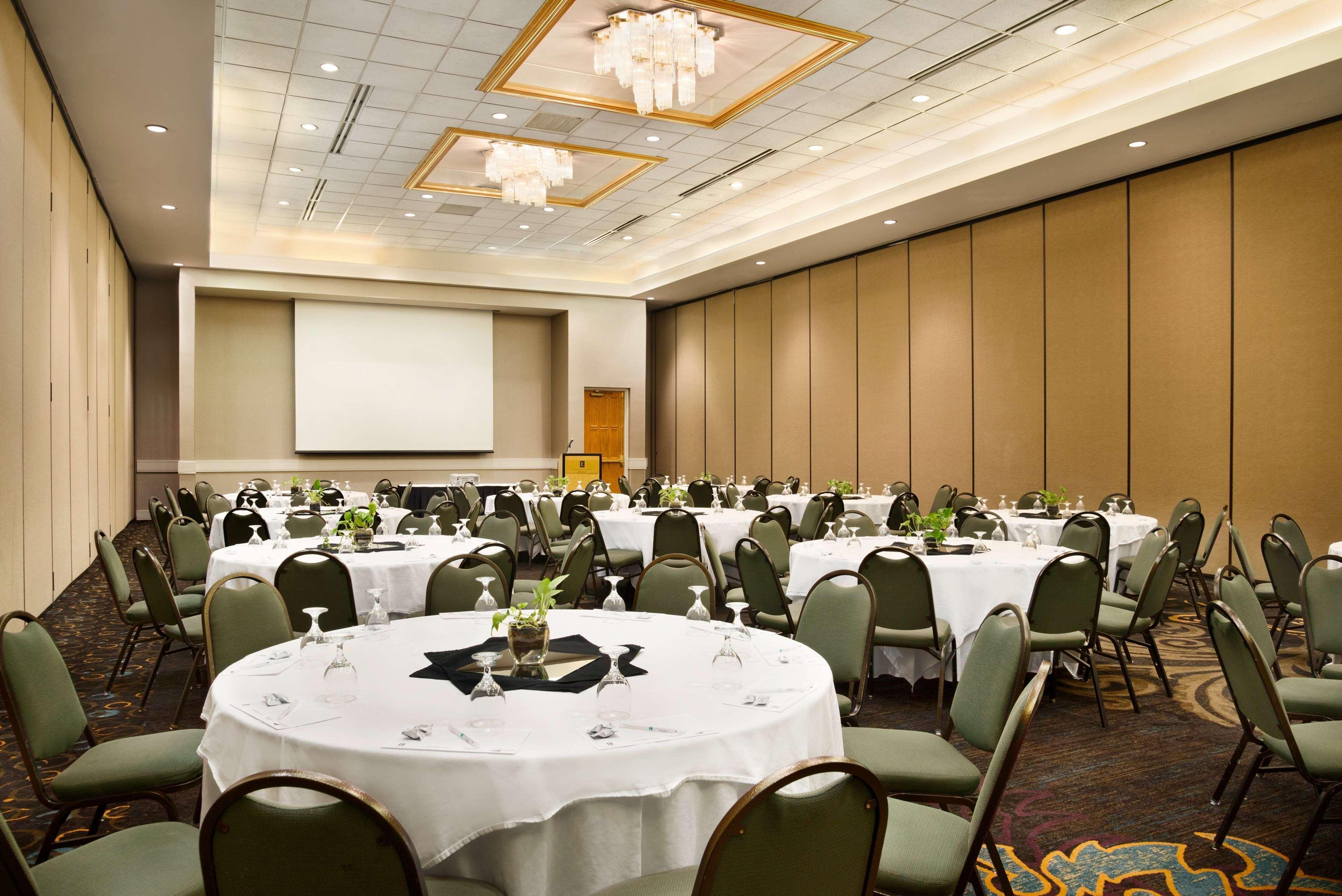Embassy Suites By Hilton Greensboro Airport Exterior foto
