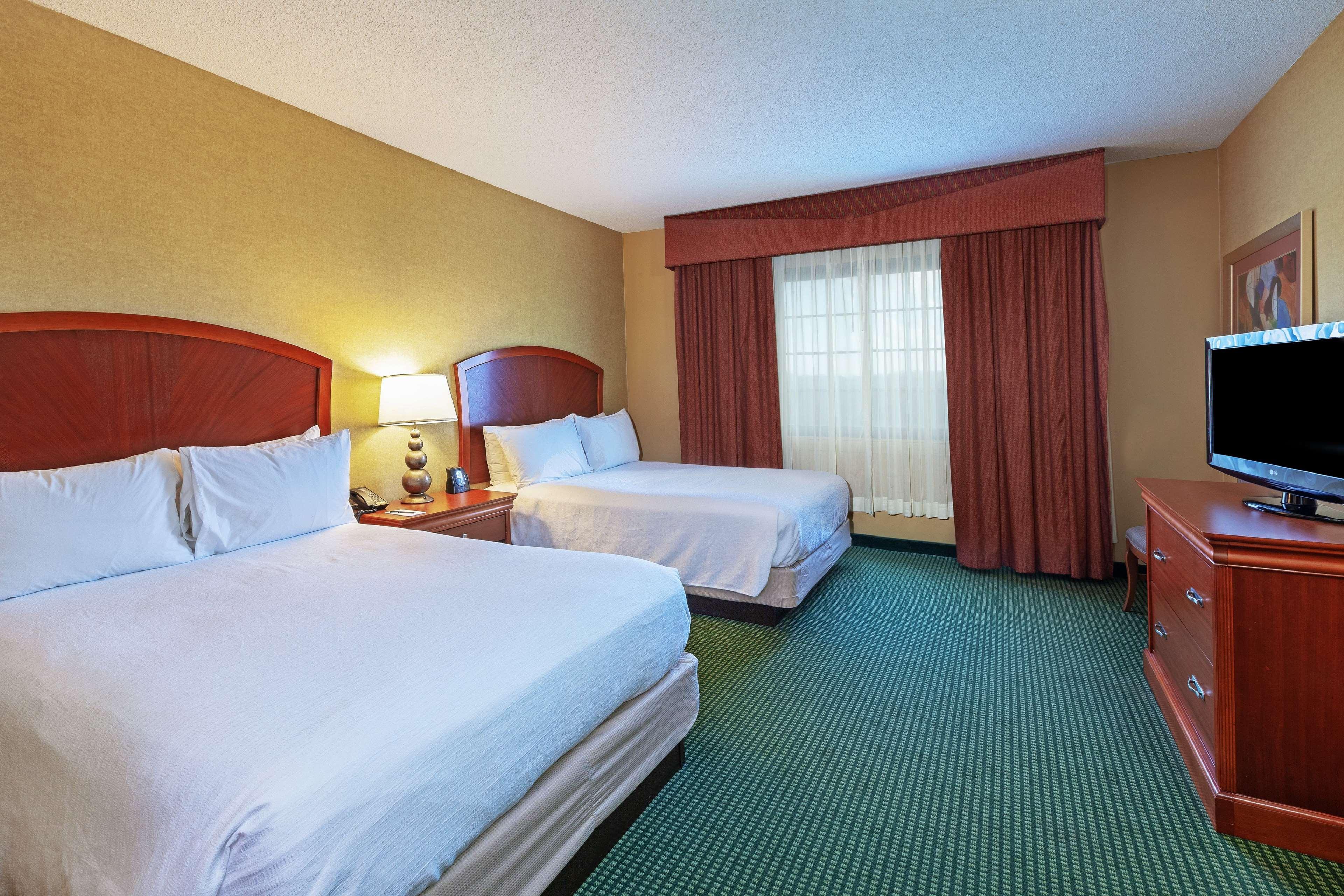 Embassy Suites By Hilton Greensboro Airport Exterior foto