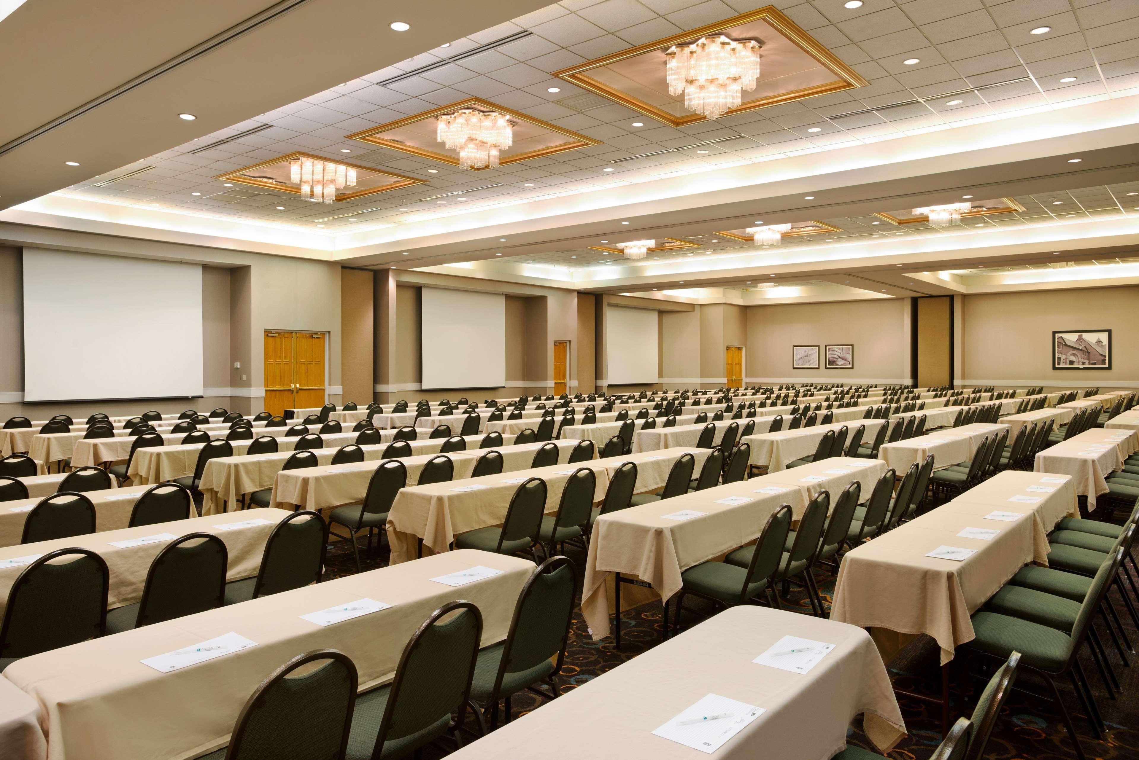 Embassy Suites By Hilton Greensboro Airport Exterior foto