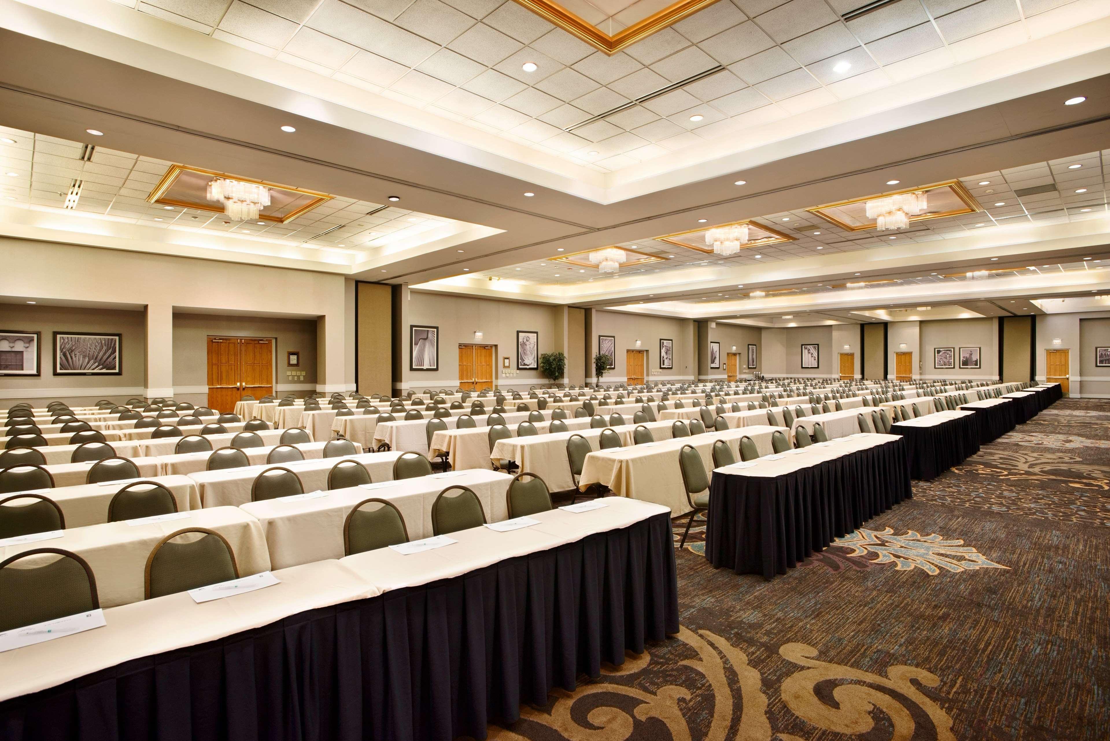 Embassy Suites By Hilton Greensboro Airport Exterior foto
