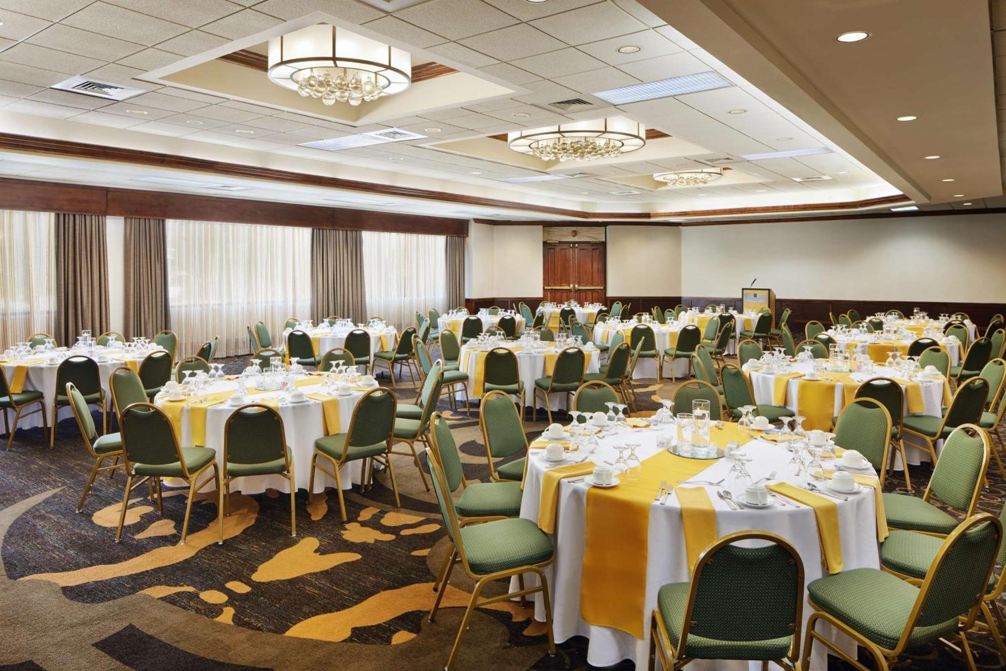 Embassy Suites By Hilton Greensboro Airport Exterior foto