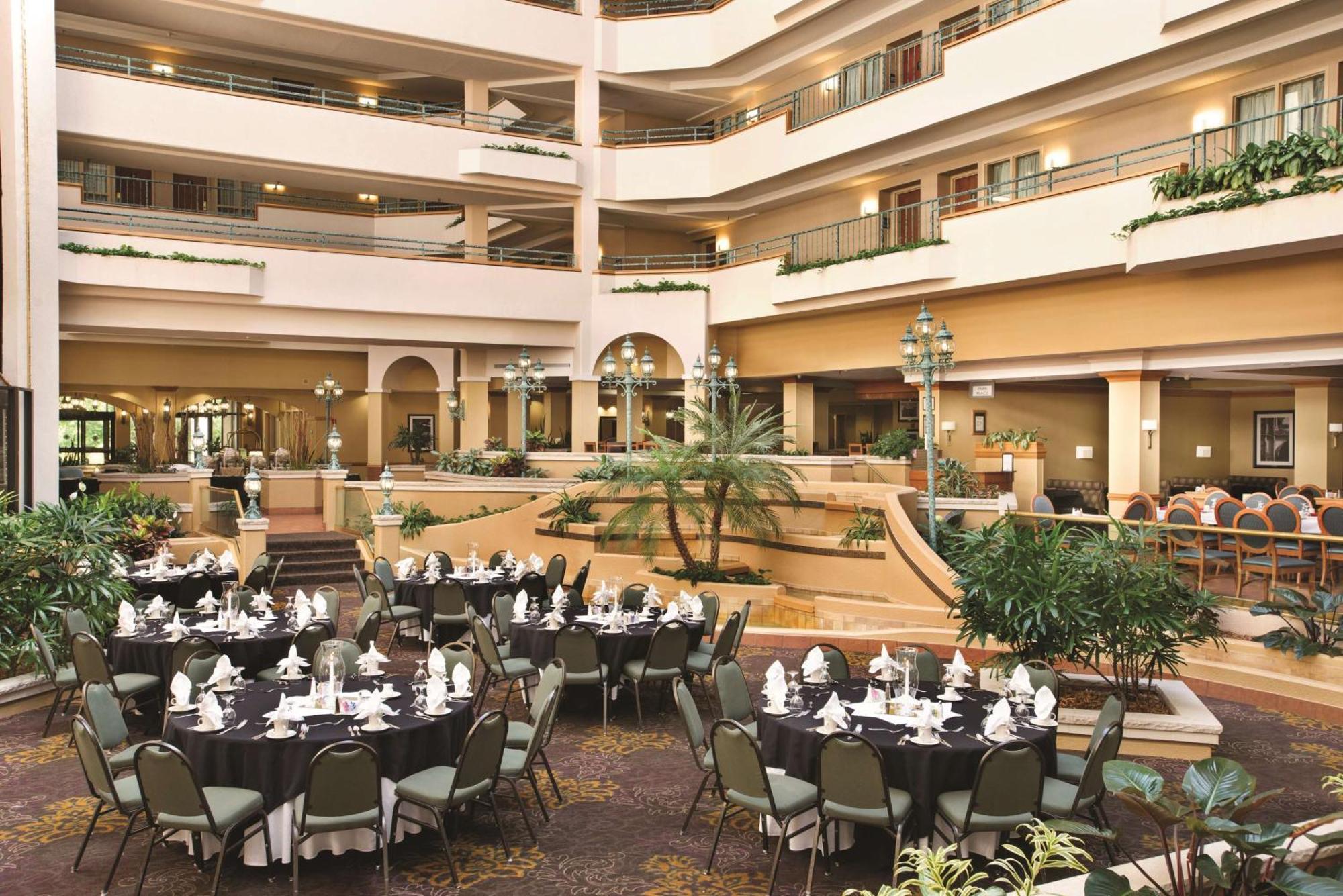 Embassy Suites By Hilton Greensboro Airport Exterior foto