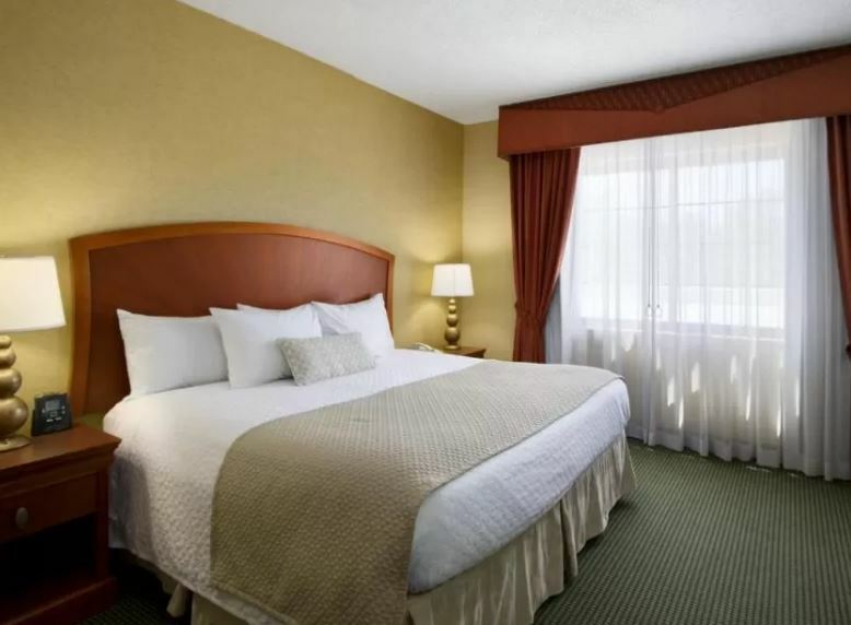 Embassy Suites By Hilton Greensboro Airport Exterior foto